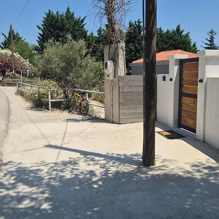 Stylish Modern 1 Bedrood Up To 4 Pax Holiday home *