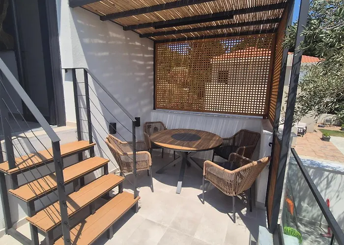 Stylish Modern 1 Bedrood Up To 4 Pax Skiathos